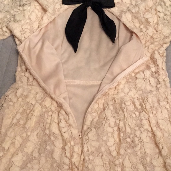 Romantic Lace Mini Dress - Picture 5 of 7